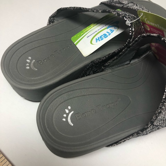 BareTraps Sandals New With Tags Size 10 Silver wonderfoam - Picture 3 of 11